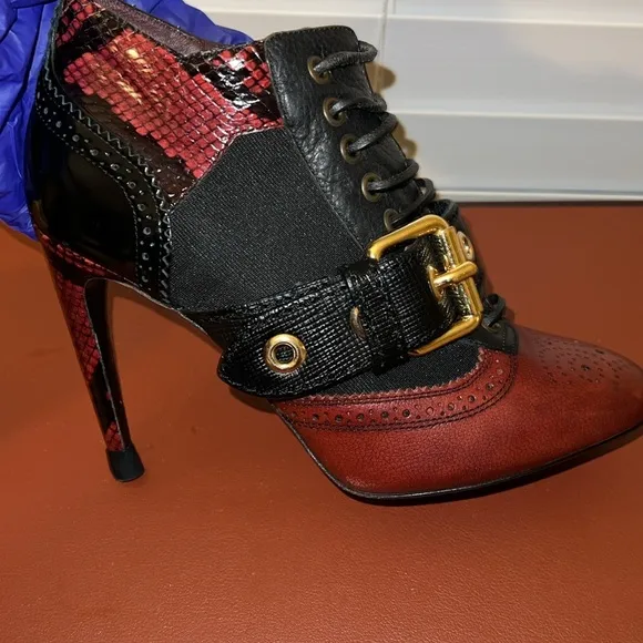 VGUC - Burberry Westmarsh Ankle Boots