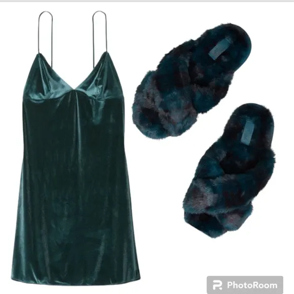 VICTORIA'S SECRET LG VELVET SLIP &amp; Slides