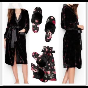 VICTORIA'S SECRET Long Velvet Robe &amp; Slipper