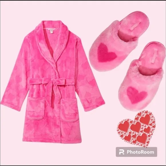 Victoria’s Secret M/L HOLLYWOOD PINK HEARTS ROBE &amp; SLIPPERS