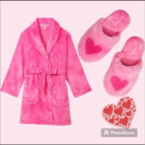 Victoria’s Secret M/L HOLLYWOOD PINK HEARTS ROBE &amp; SLIPPERS