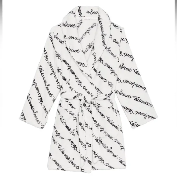 Victoria’s Secret Short Cozy Robe And Closed-Toe Faux Fur Slippers
