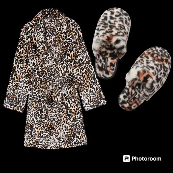 Victoria’s Secret XS/SM LEOPARD COZY ROBE &amp; LEOPARD SLIPPERS