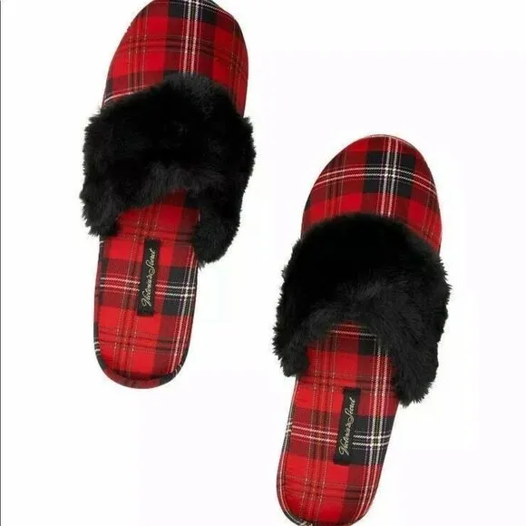 VICTORIA'S SECRETPrinted Flannel PJ Set &amp; Slipper