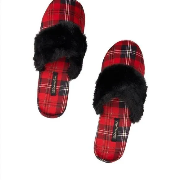 VICTORIA'S SECRETPrinted Flannel PJ Set &amp; Slipper