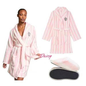 VICTORIA'S SECRETShort Cozy Robe &amp;Closed ToeFaux Fur Slipper “M”