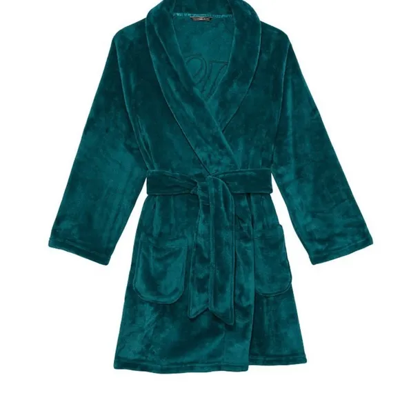 Victoria's SecretShort Cozy Robe, Slippers &amp; Lingerie Set NWT