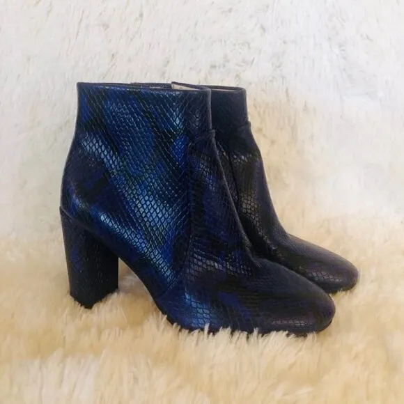 VINCE CAMUTO‎ Blue Sanstan Ankle Boots/Booties Size: US 6 M /36.5  $149
