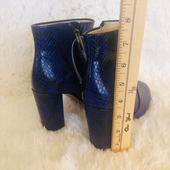 VINCE CAMUTO‎ Blue Sanstan Ankle Boots/Booties Size: US 6 M /36.5  $149