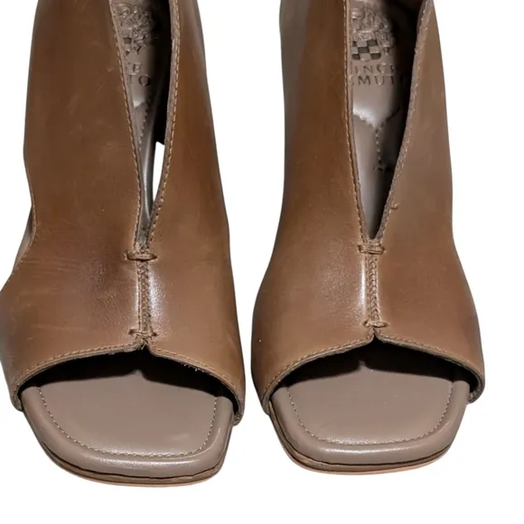 Vince Camuto leather Jesilia Square Open-Toe Booties size 7M kitten heel…