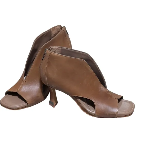 Vince Camuto leather Jesilia Square Open-Toe Booties size 7M kitten heel…