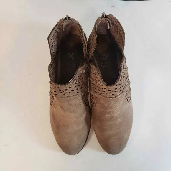 Vince Camuto Taupe Prasata Laser Cut Ankle Boots Size 6.5