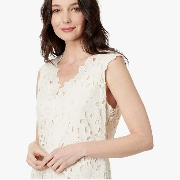 Vince Noveau Lace Sheath Cream Dress. Lined.  Quiet Luxury