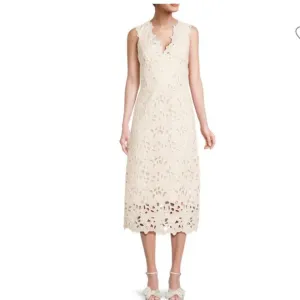 Vince Noveau Lace Sheath Cream Dress. Lined.  Quiet Luxury