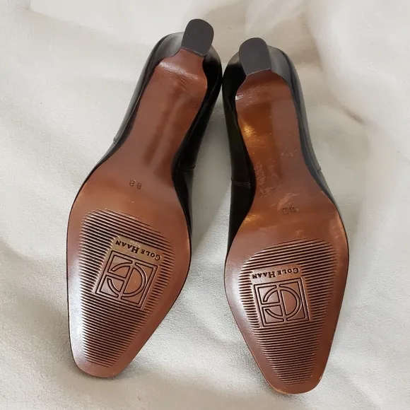 Vintage Cole Haan Leather Dark Brown Walking Heels Pristine Designer Luxury