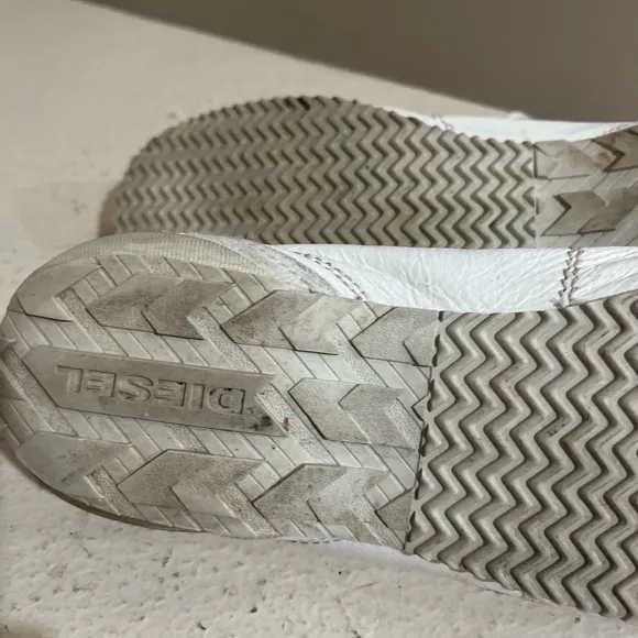 Vintage Diesel Helmo Leather Gray White Low Top Sneakers Shoes Size 9.5 Y2K