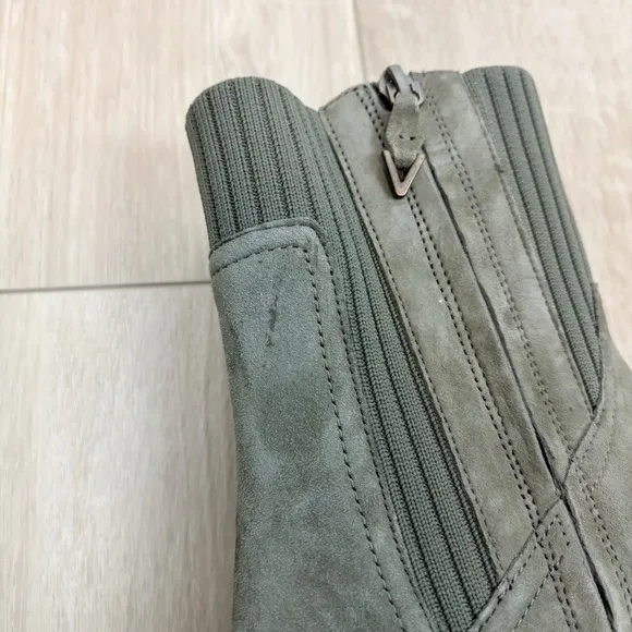 VIONIC Kaylee Ankle Boot in Green Suede Size 8.5
