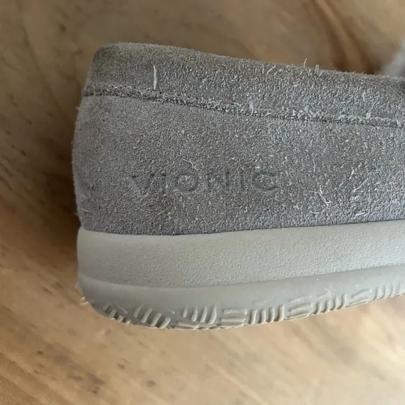 Vionic Lynez Gray Suede Loafer Slippers Size 7