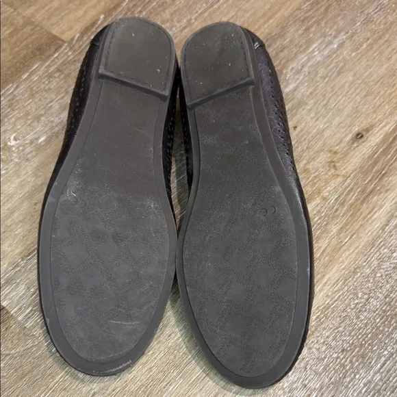 Vionic Size 9.5 Silver Flats with Perforated Design