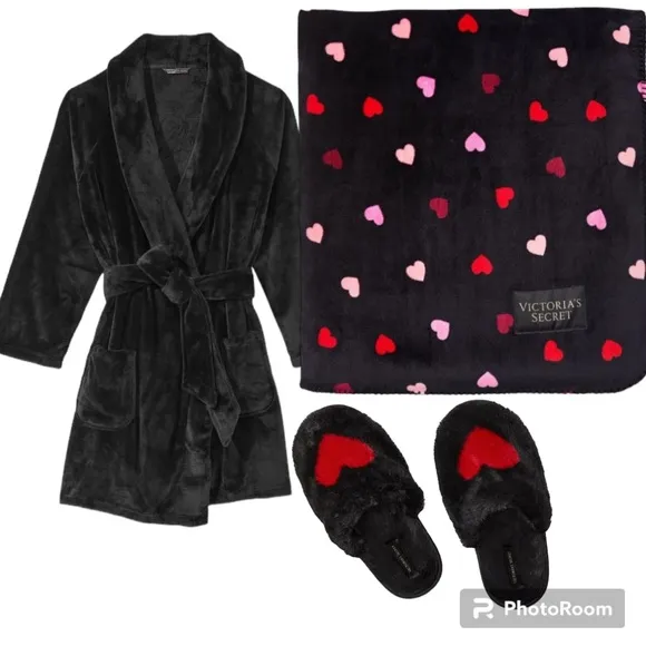VS BLACK M/LShort Cozy Robe, BLACK HEART SLIPPERS &amp; HEARTS BLANKET