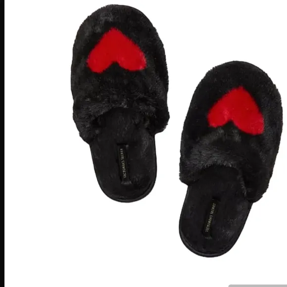 VS BLACK M/LShort Cozy Robe, BLACK HEART SLIPPERS &amp; HEARTS BLANKET