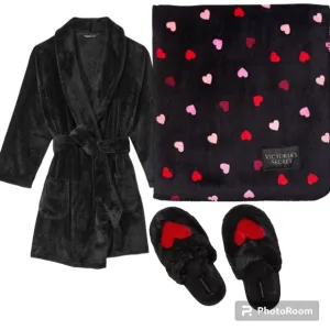 VS BLACK M/LShort Cozy Robe, BLACK HEART SLIPPERS &amp; HEARTS BLANKET