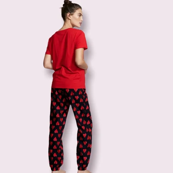 VS PLUSH RED &amp; BLACK HEARTS SLIPPERS &amp; pajama set