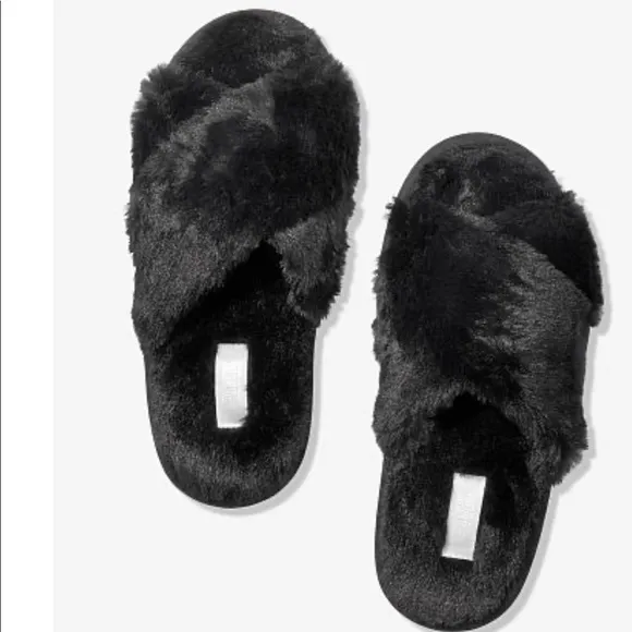 VS POMPOM THERMAL ONESIE VS PINK FAUX FUR SLIPPER