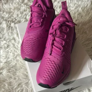 W Air Max 270