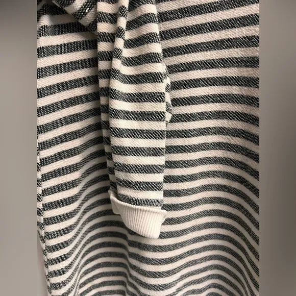 WILT Women’s Cream and Grey Striped V-Neck Sweater Shirt - Size Medium