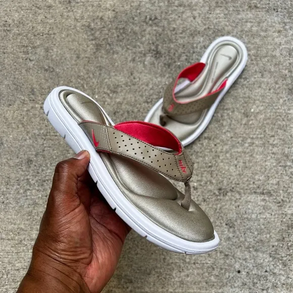 WMNS NIKE COMFORT THONG LIGHT PINK MAGENTA MEDIUM GREY WHITE FOOTBED
