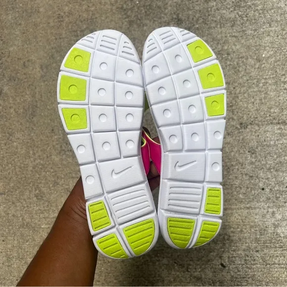WMNS NIKE COMFORTSTHONGS PINKS LIMES WHITES FOOTBEDS