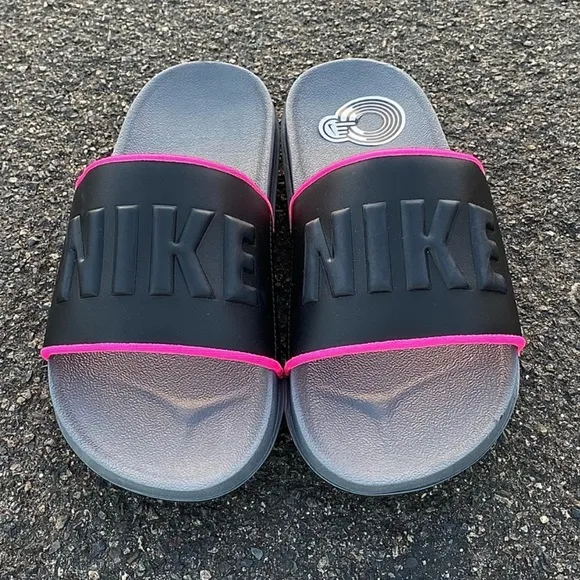 WMNS NIKE OFFCOURT SLIDE BLACK HOT PINK OFF COURT FLIP FLOP SANDAL SLIDES BLINK