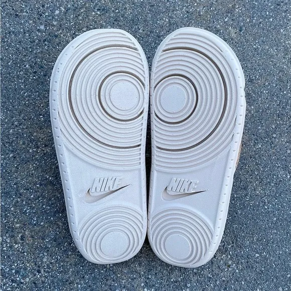 WMNS NIKE OFFCOURT SLIDE WOODY WOOD OFF WOODGRAIN COURT FLIP FLOP SANDAL WHITE