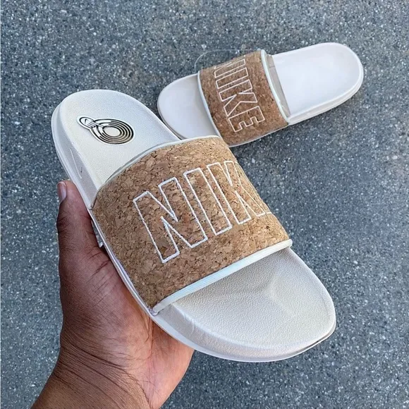 WMNS NIKE OFFCOURT SLIDE WOODY WOOD OFF WOODGRAIN COURT FLIP FLOP SANDAL WHITE