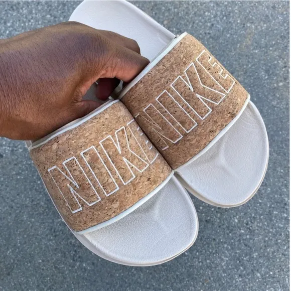 WMNS NIKE OFFCOURT SLIDE WOODY WOOD OFF WOODGRAIN COURT FLIP FLOP SANDAL WHITE