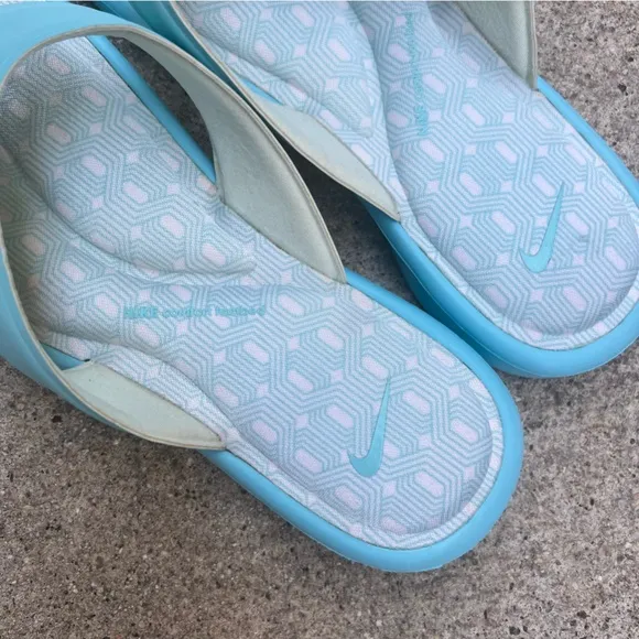 WMNS NIKE ULTRA COMFORT THONG BABY BLUE WHITE FOOTBEDS ZIG ZAG SQUARE