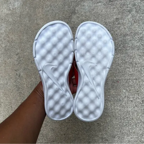 WMNS NIKE ULTRAS COMFORTSTHONGS LIGHT SILVER GREYS WHITES FOOTBEDS ZIGS ZAGS