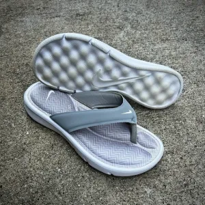 WMNS NIKE ULTRAS COMFORTSTHONGS LIGHT SILVER GREYS WHITES FOOTBEDS ZIGS ZAGS