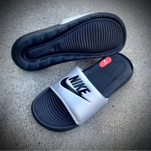 WMNS VICTOR ONE SLIDE SILVERS BLACKS