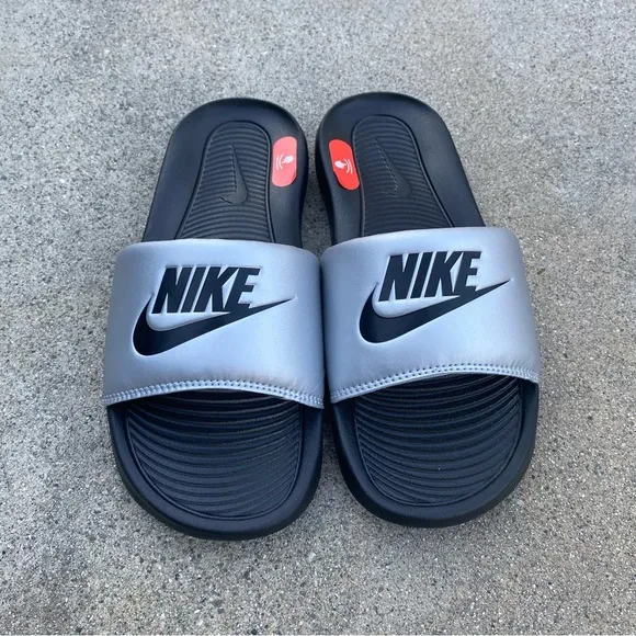 WMNS VICTOR ONE SLIDE SILVERS BLACKS