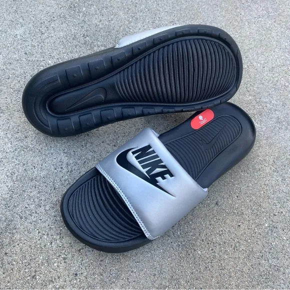 WMNS VICTOR ONE SLIDE SILVERS BLACKS