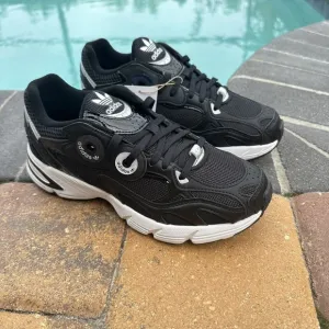 WOMEN'S Adidas Astir Sneaker Black White GY5260