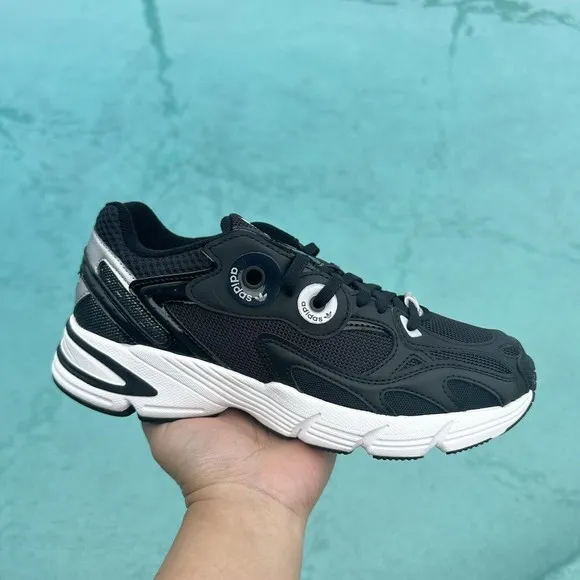 WOMEN'S Adidas Astir Sneaker Black White GY5260