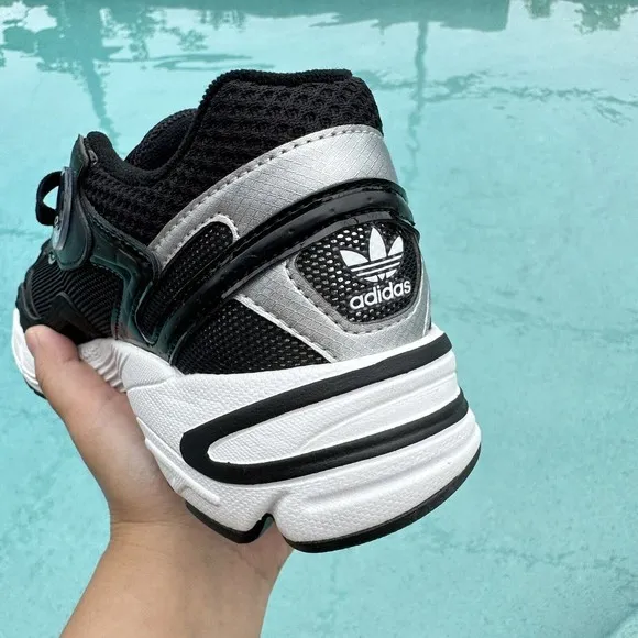 WOMEN'S Adidas Astir Sneaker Black White GY5260