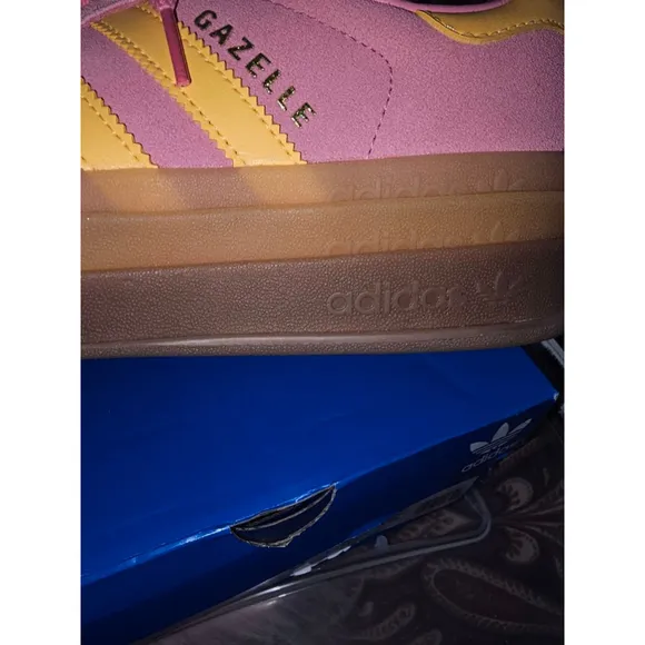 Women's Adidas Gazelle Sneakers Size 8 Pink and Yellow