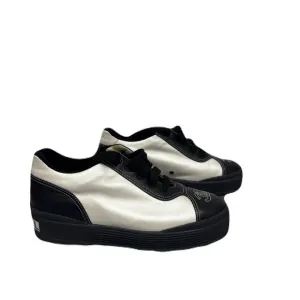 Women’s Channel Shoes Size 9