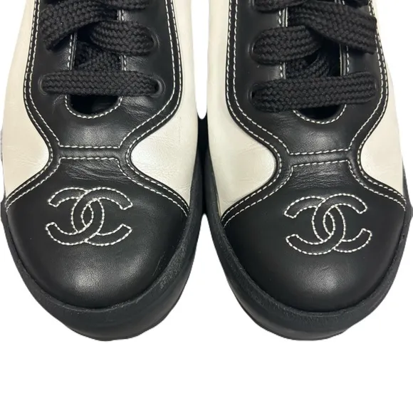 Women’s Channel Shoes Size 9