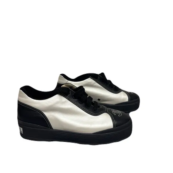 Women’s Channel Shoes Size 9