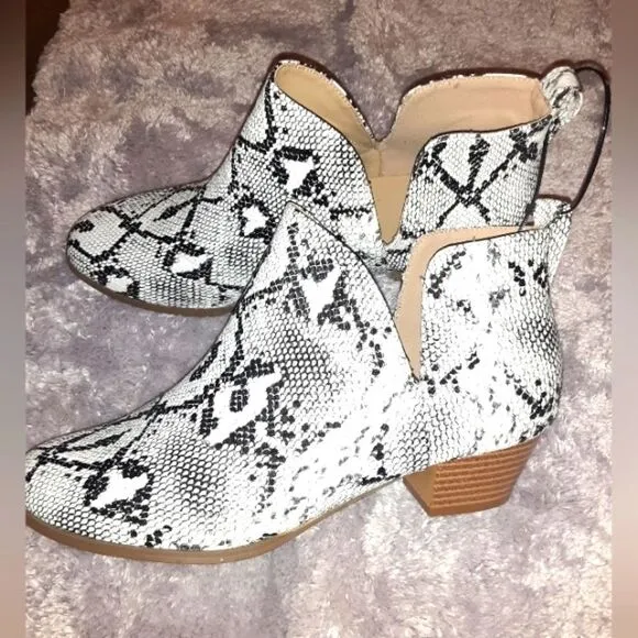 WOMEN'S cut-out ankle boots sz, 8,and 10